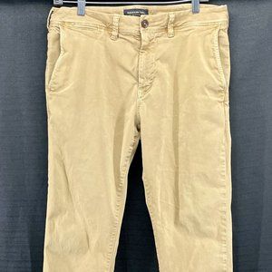 00011-A  American Eagle Outfitters Men's Jeans- 32x34